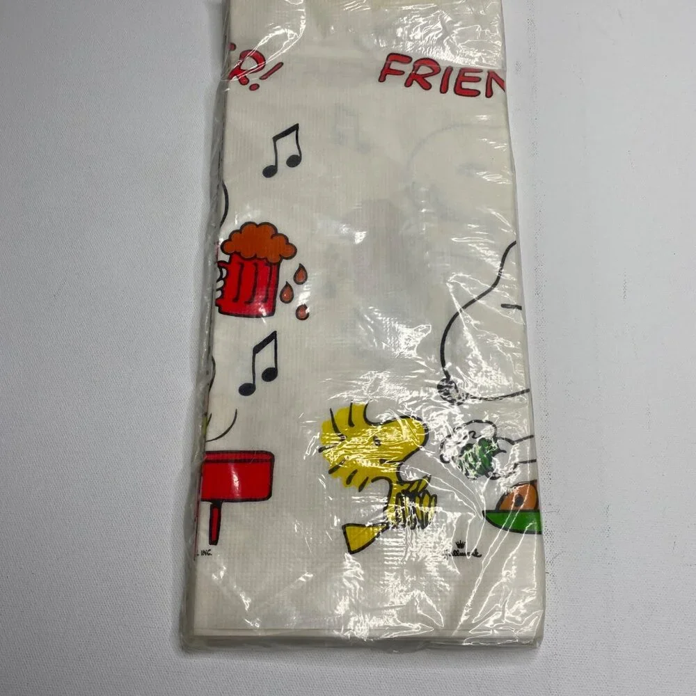Vintage Peanuts New In Package Snoopy Paper Table Cloth Woodstock Root Beer Food